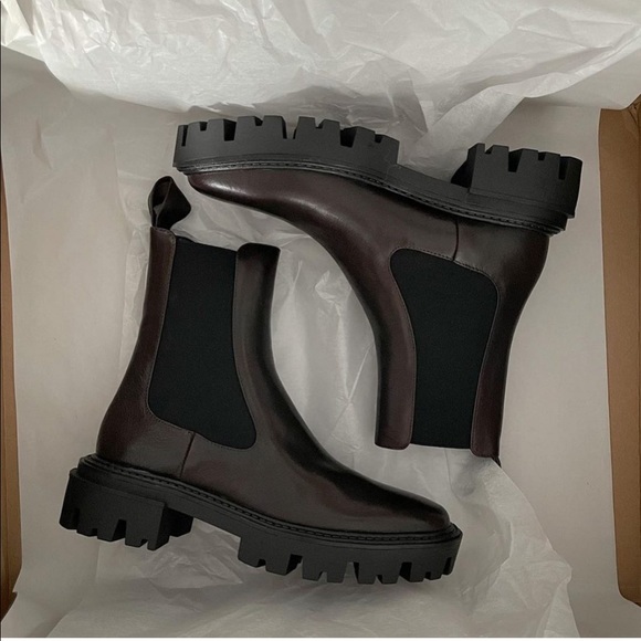 Zara Shoes - ✨SALE✨Zara low heel leather ankle boots ✨SALE✨